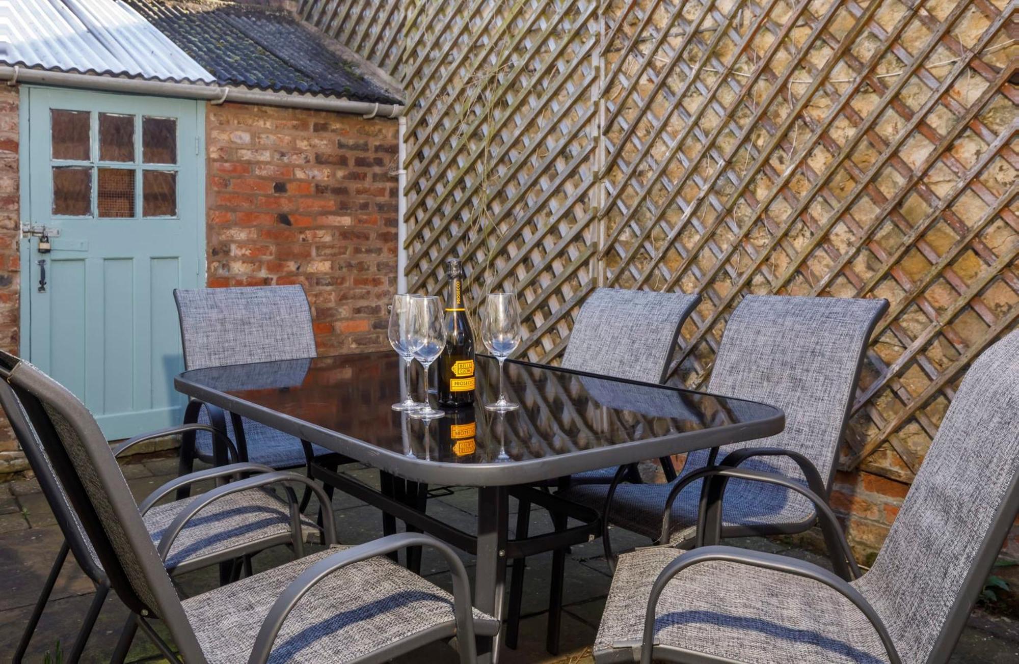 2 Bed, Pet Friendly Sleeps 6 In Norton Villa Norton  Exteriör bild
